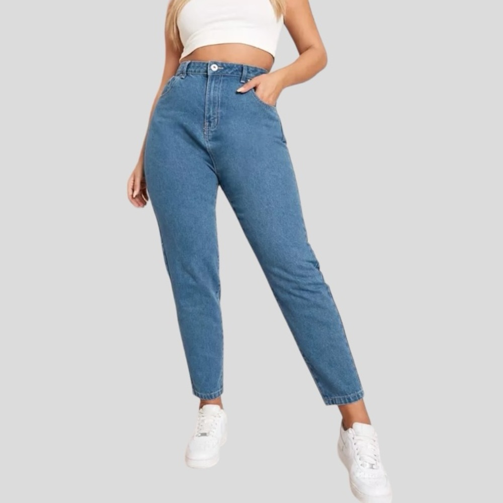 NWT Boohoo Plus High Waisted Mom Jeans Size 12